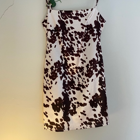 Dresses & Skirts - URBAN OUTFITTERS PRINT DRESS